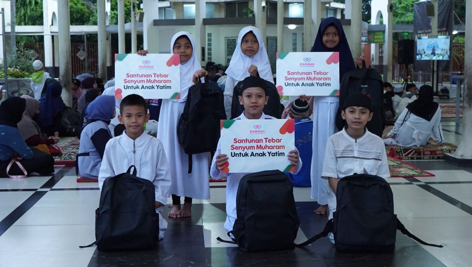 Tebar Senyum Muharram 1447 Hijriyah, Marwah Wakaf Indonesia Hadirkan Buka Puasa Asyura dan Paket Perlengkapan Sekolah untuk Anak Yatim Dhuafa!